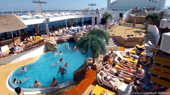 Kreuzfahrtschiff - Sonnendeck Kreuzfahrtschiff - Sonnendeck
