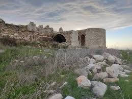 قلعة شمع التاريخية ، قلعة صليبية... - Old Beirut lebanon | Facebook