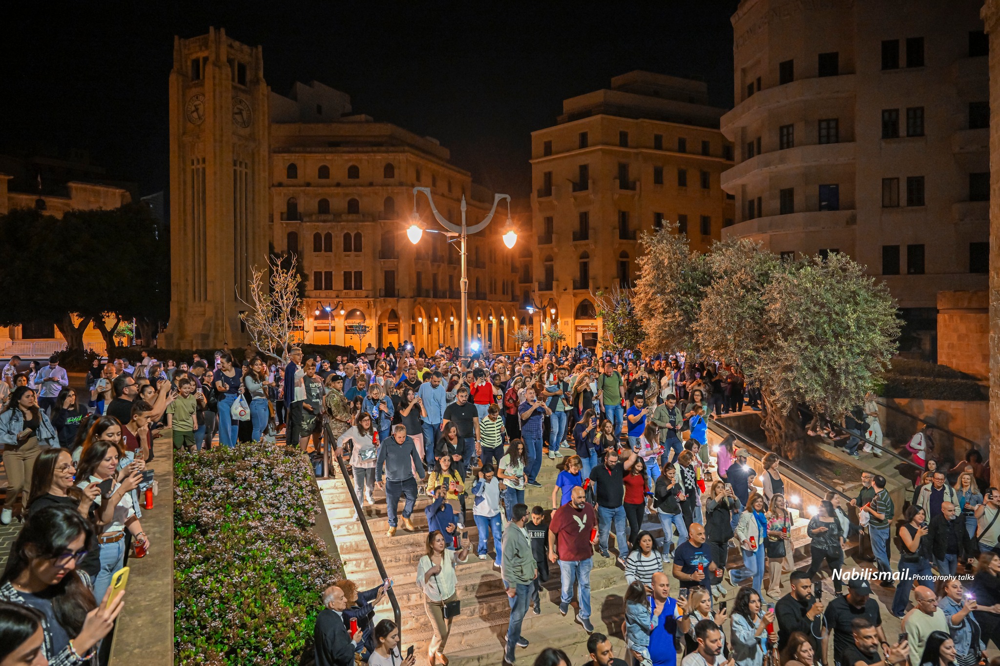May be an image of one or more people, Piazza di Spagna, crowd and the Pantheon