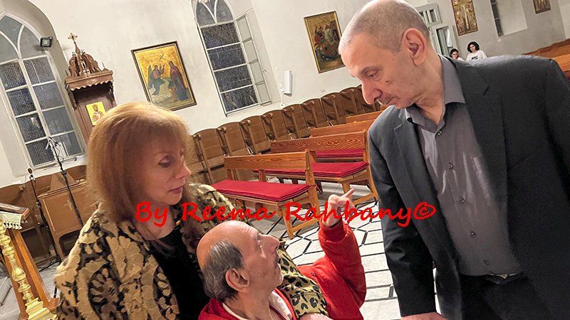 بعد طول غياب صورة جديدة تجمع السيدة فيروز وابنيها زياد وهلي الرحباني - Musicnation - ميوزيك نايشن