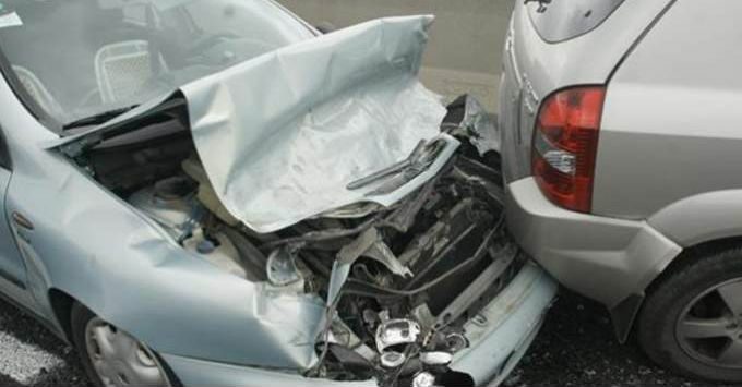 التحكم المروري: تصادم بين سيارتين على طريق عام الدوير والنتيجة 3 جرحى 112112