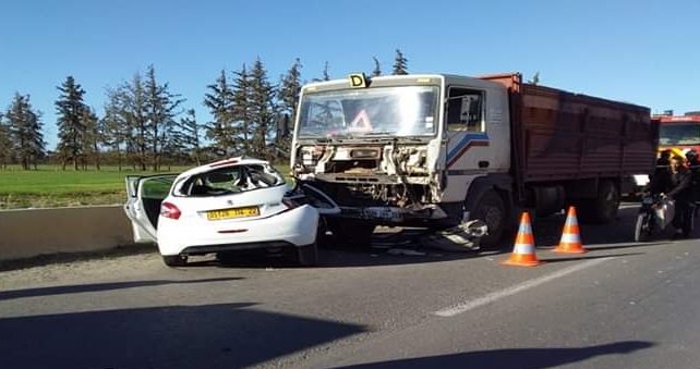 اليازا: اصطدام سيارة بشاحنة على طريق عين ابل، ولا إصابات 112112